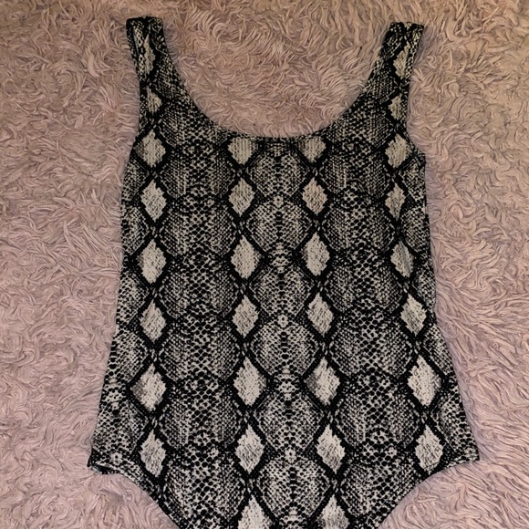 Timing Tops - Snake skin bodysuit